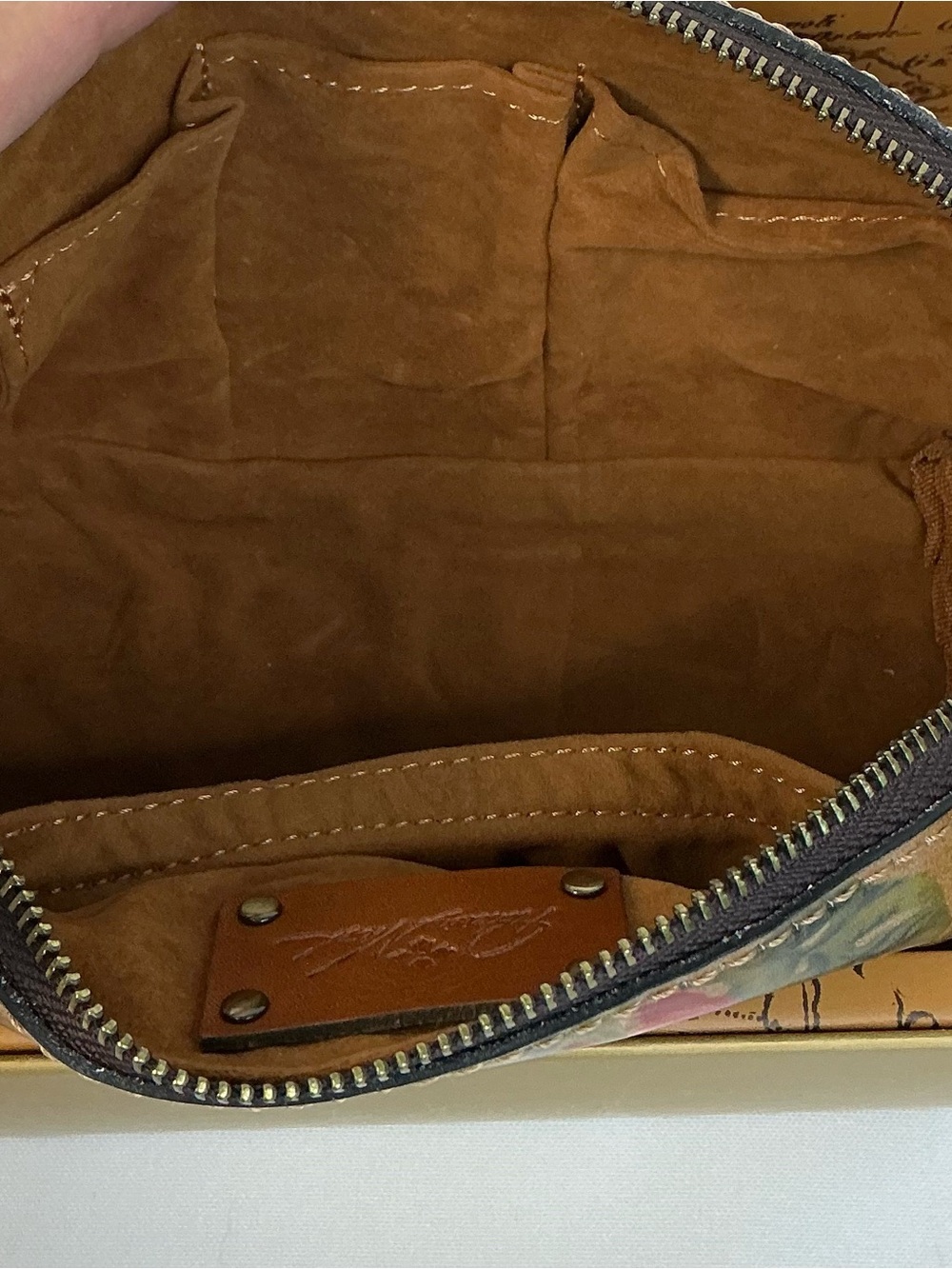 Patricia Nash Vintage Victorian Garden Leather Cosmetic Bag New in Box - Picture 3 of 5